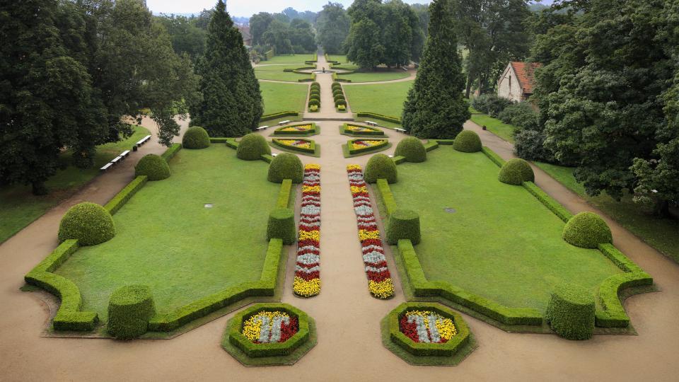 Zahrada ve francouzském stylu (Zámek Libochovice)