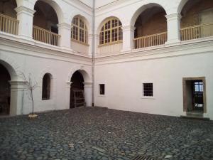 Opravené nádvoří